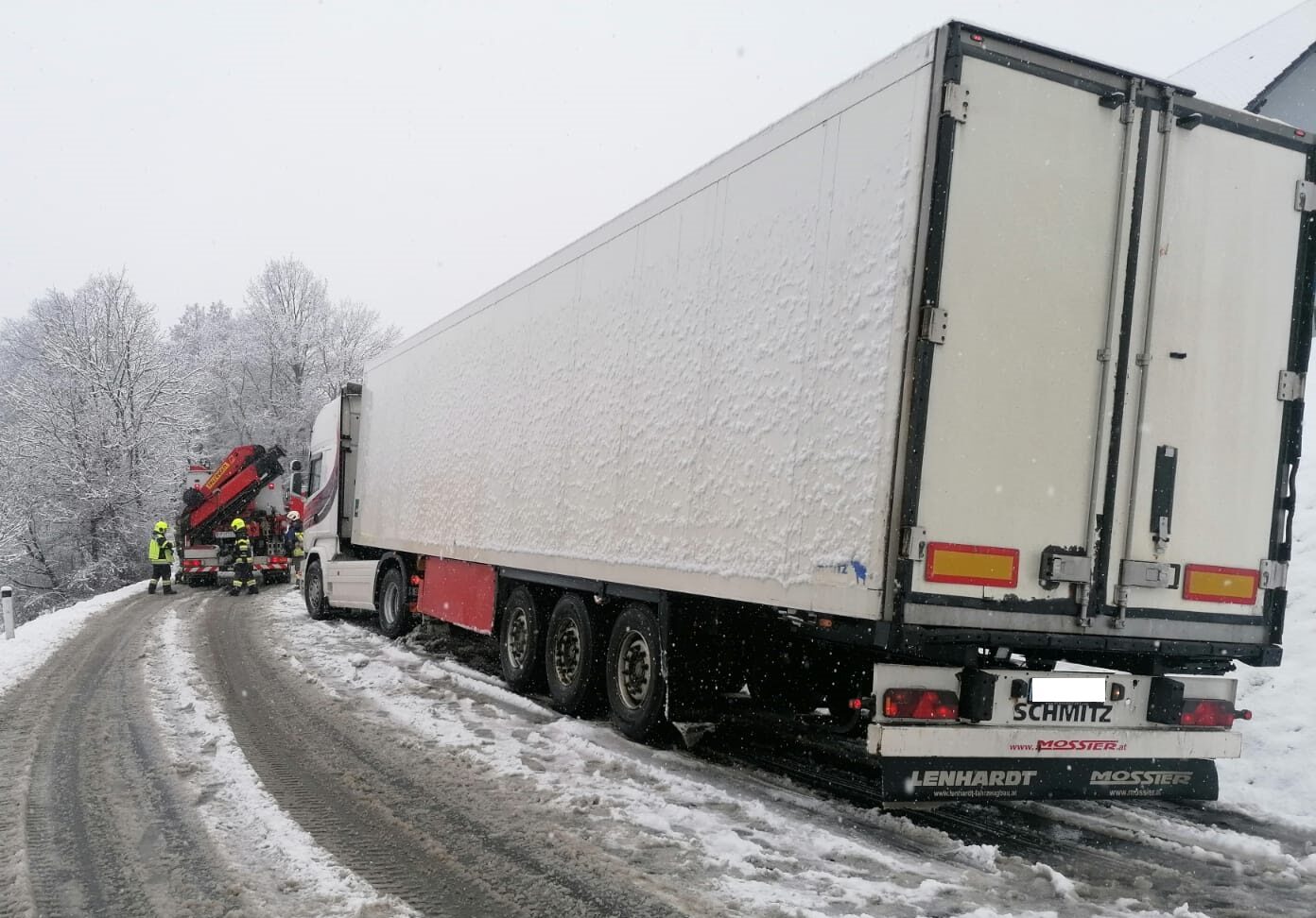 LKW und PKW Bergung Neustifter Leithen